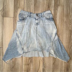Vintage LONDONJEAN Light Wash Denim Shark Bite Hem Skirt